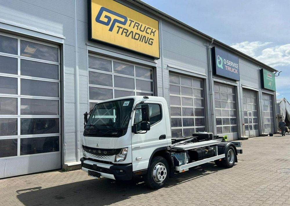 Mitsubishi Fuso - Крюковой мультилифт: фото 1 Mitsubishi Fuso - Крюковой мультилифт: фото 1