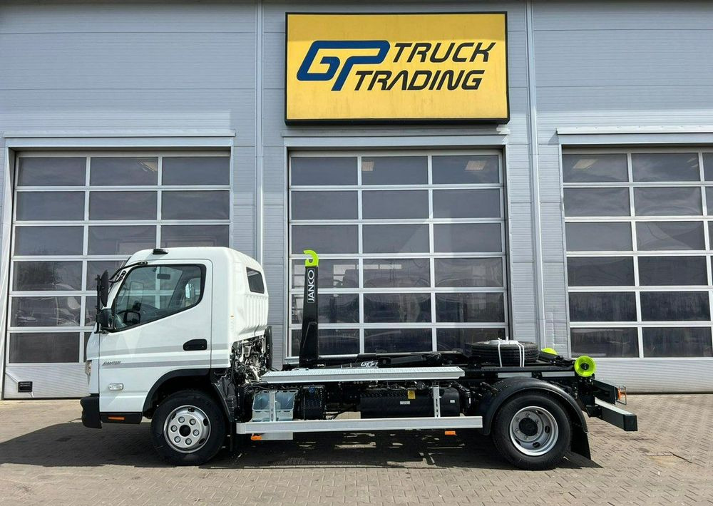 Mitsubishi Fuso - Крюковой мультилифт: фото 2 Mitsubishi Fuso - Крюковой мультилифт: фото 2