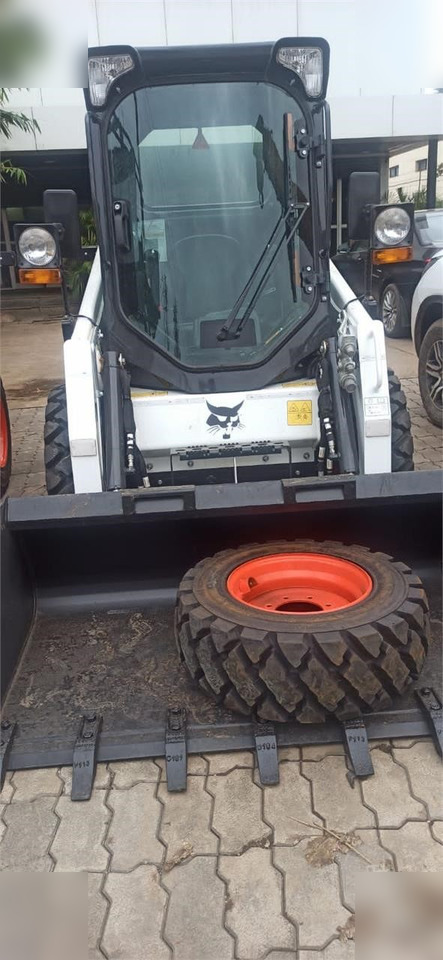 BOBCAT S450 - Мини-погрузчик с бортовым поворотом: фото 4 BOBCAT S450 - Мини-погрузчик с бортовым поворотом: фото 4