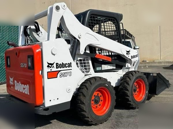 BOBCAT S590 - Мини-погрузчик с бортовым поворотом: фото 2 BOBCAT S590 - Мини-погрузчик с бортовым поворотом: фото 2