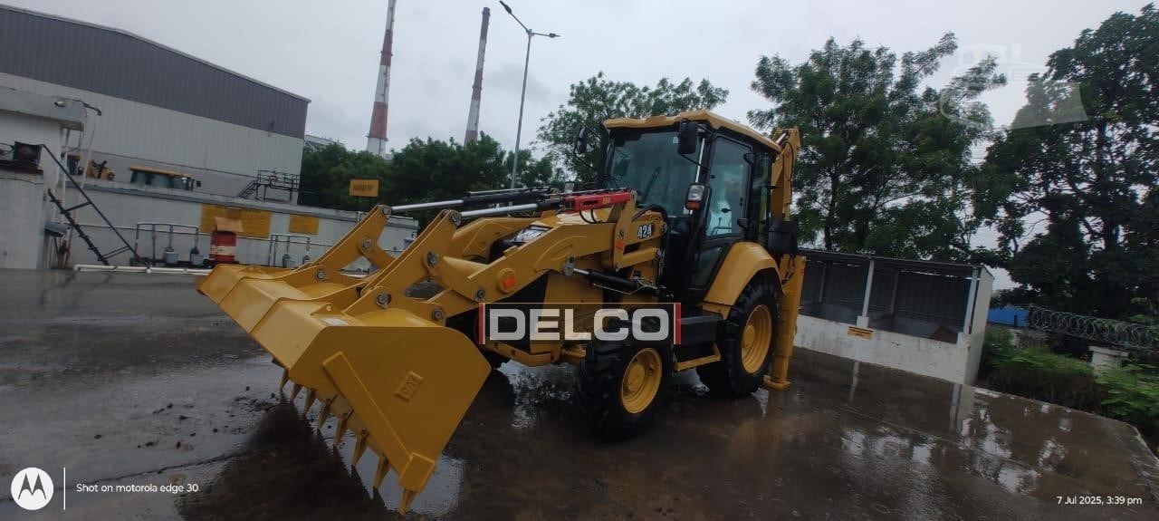 Новый Экскаватор-погрузчик CATERPILLAR 424: фото 1