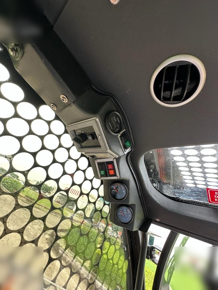 Новый Мини-погрузчик с бортовым поворотом DELCO SSL175: фото 17