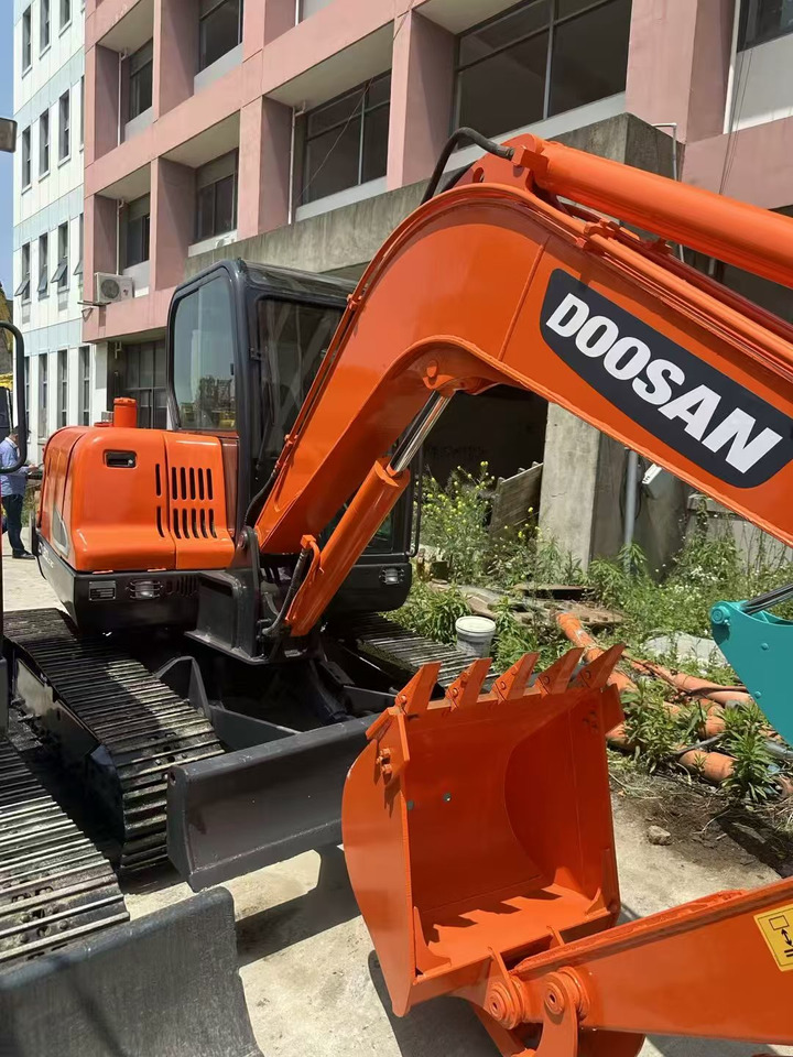 Doosan DX60 - Мини-экскаватор: фото 2 Doosan DX60 - Мини-экскаватор: фото 2