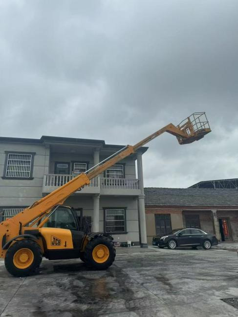 JCB 535 - Строительное оборудование: фото 1 JCB 535 - Строительное оборудование: фото 1