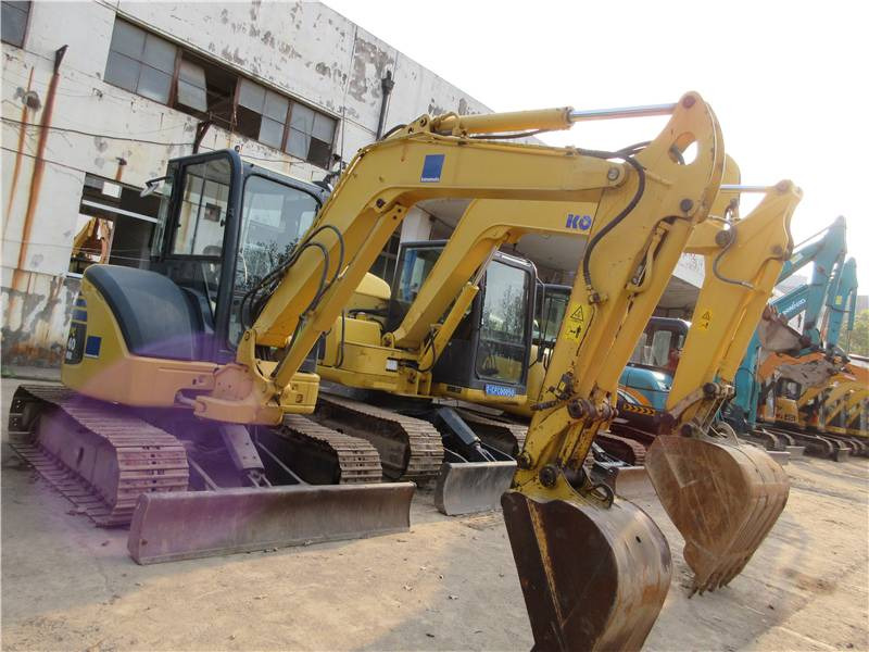 Komatsu PC40 - Мини-экскаватор: фото 1 Komatsu PC40 - Мини-экскаватор: фото 1