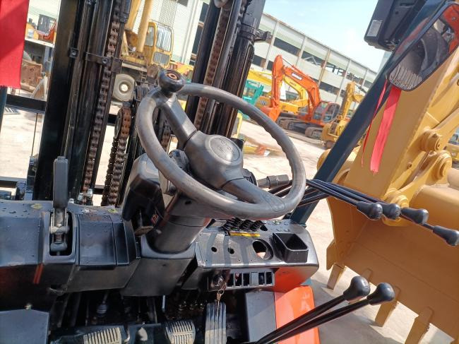 Toyota - Дизельный погрузчик: фото 4 Toyota - Дизельный погрузчик: фото 4