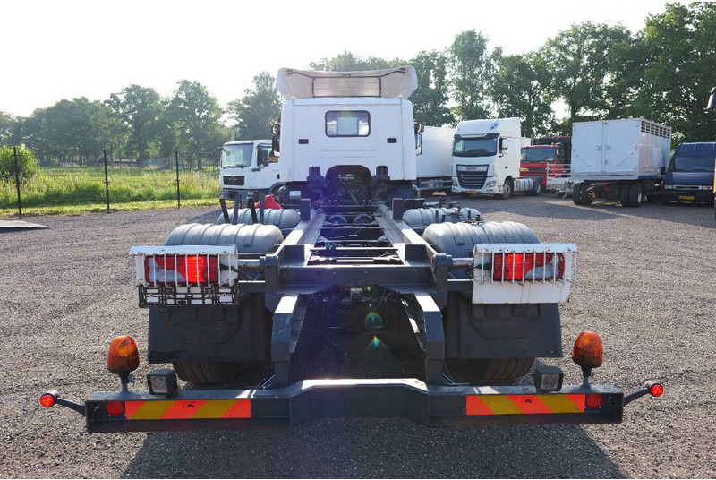 Scania P 230 Euro 5 6x2*4 TOP!! Retarder right hand steer - Грузовик-шасси: фото 4 Scania P 230 Euro 5 6x2*4 TOP!! Retarder right hand steer - Грузовик-шасси: фото 4