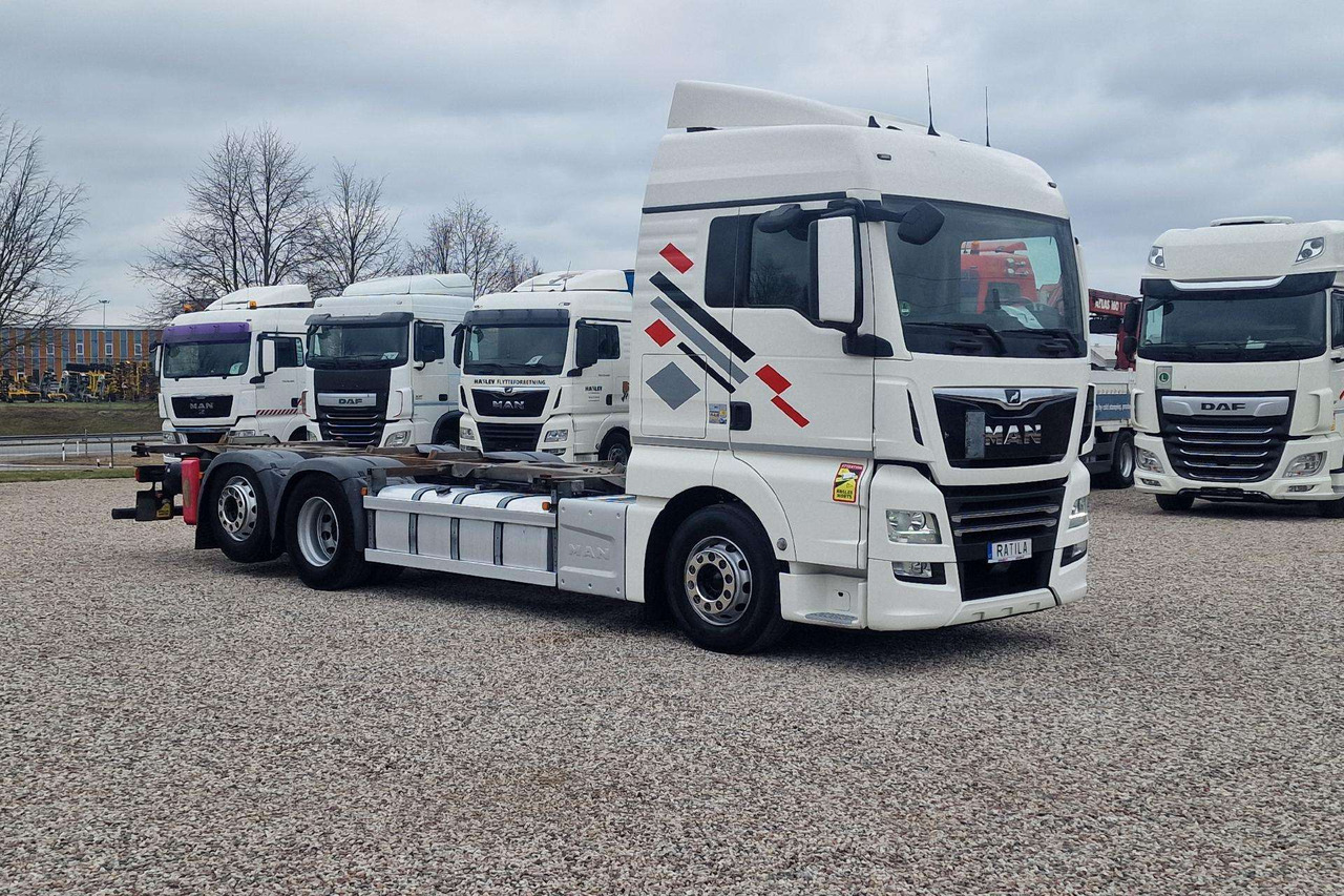 MAN TGX 26.420 - Грузовик-контейнеровоз/ Сменный кузов: фото 1 MAN TGX 26.420 - Грузовик-контейнеровоз/ Сменный кузов: фото 1