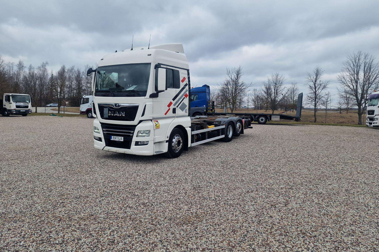 MAN TGX 26.420 - Грузовик-контейнеровоз/ Сменный кузов: фото 2 MAN TGX 26.420 - Грузовик-контейнеровоз/ Сменный кузов: фото 2