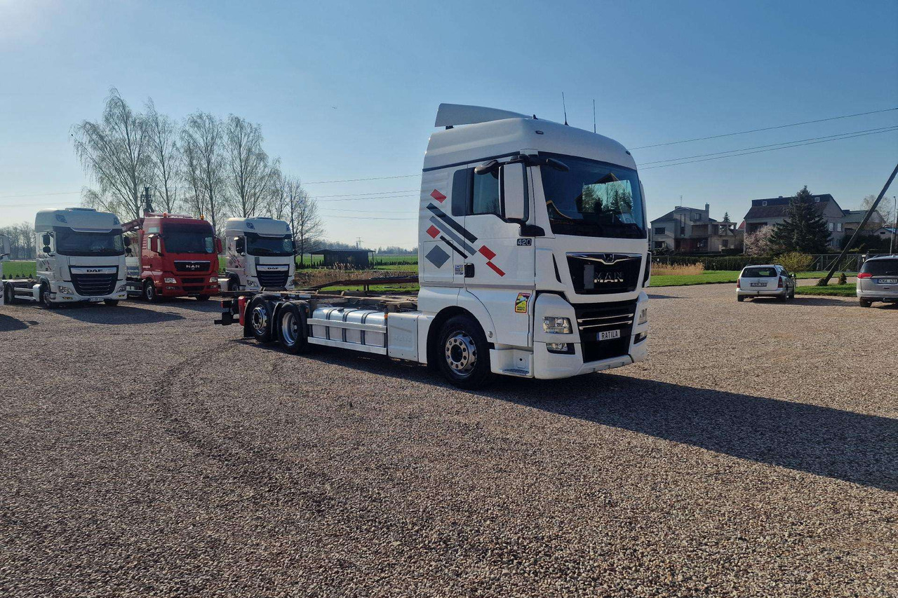 MAN TGX 26.430 - Грузовик-контейнеровоз/ Сменный кузов: фото 2 MAN TGX 26.430 - Грузовик-контейнеровоз/ Сменный кузов: фото 2