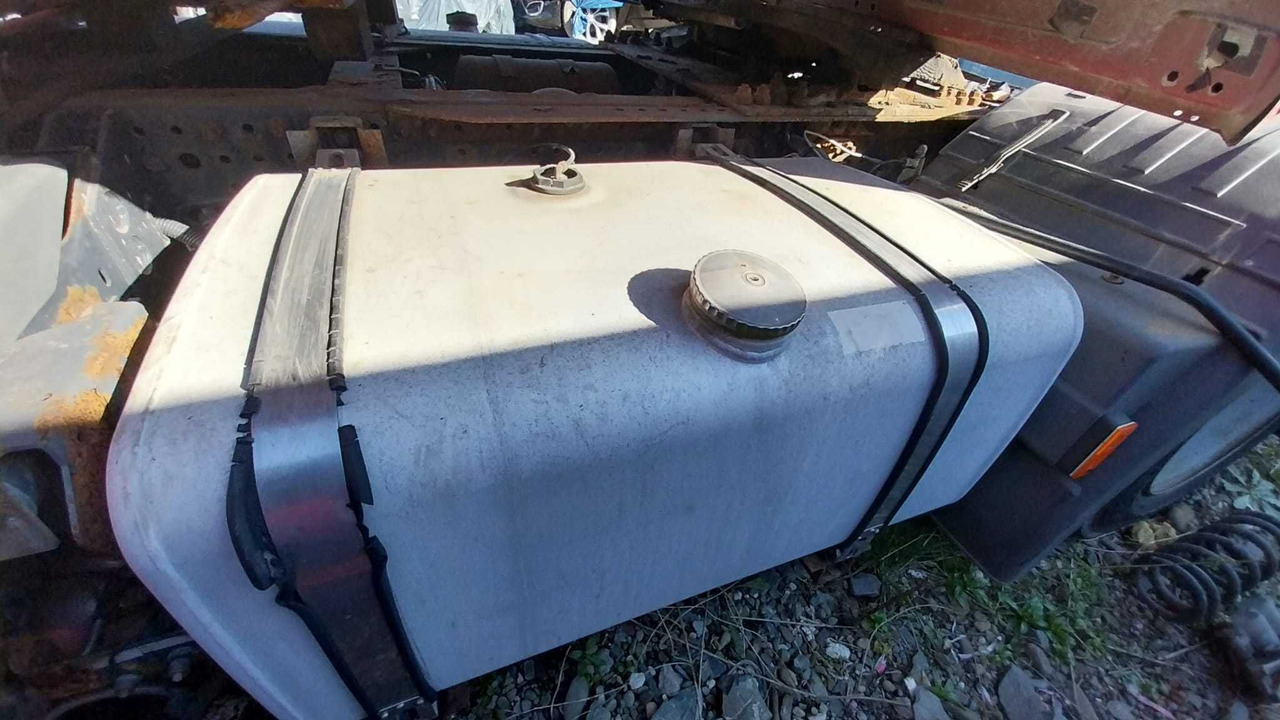 Zbiornik paliwa 280 / 300 IVECO STRALIS hiway mega e5 - Топливный бак для Грузовиков: фото 1 Zbiornik paliwa 280 / 300 IVECO STRALIS hiway mega e5 - Топливный бак для Грузовиков: фото 1