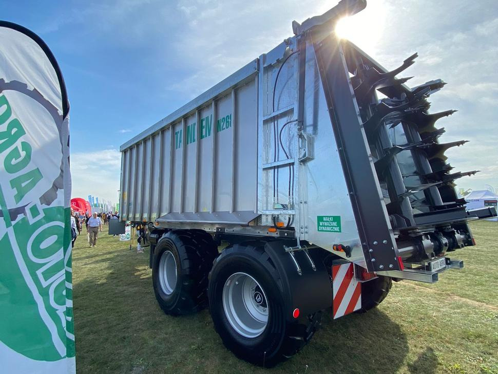 Auto-Agro Mistreuer / Manure spreader / Epandeur à fumier / Rimorchio spandiconcime / Разбрасыватель органических удобрений / Rozrzutnik obornika Tandem N268 - Навозоразбрасыватель: фото 2 Auto-Agro Mistreuer / Manure spreader / Epandeur à fumier / Rimorchio spandiconcime / Разбрасыватель органических удобрений / Rozrzutnik obornika Tandem N268 - Навозоразбрасыватель: фото 2