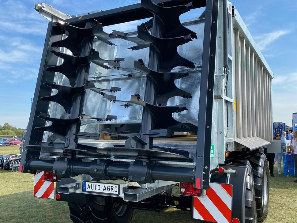 Auto-Agro Mistreuer / Manure spreader / Epandeur à fumier / Rimorchio spandiconcime / Разбрасыватель органических удобрений / Rozrzutnik obornika Tandem N268 - Навозоразбрасыватель: фото 4 Auto-Agro Mistreuer / Manure spreader / Epandeur à fumier / Rimorchio spandiconcime / Разбрасыватель органических удобрений / Rozrzutnik obornika Tandem N268 - Навозоразбрасыватель: фото 4