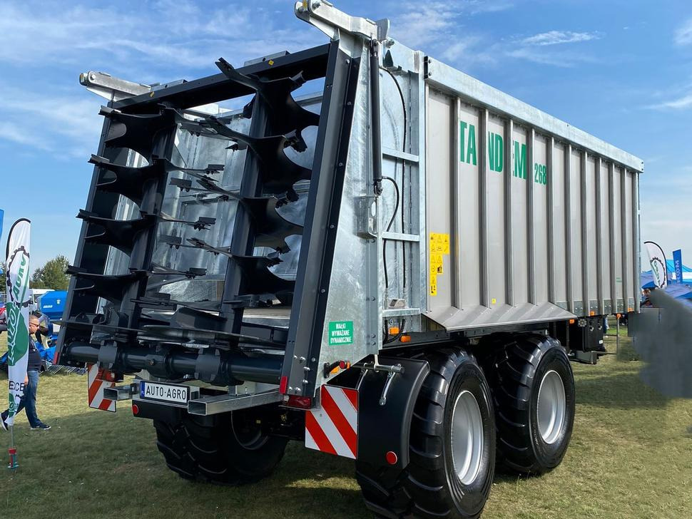 Auto-Agro Mistreuer / Manure spreader / Epandeur à fumier / Rimorchio spandiconcime / Разбрасыватель органических удобрений / Rozrzutnik obornika Tandem N268 - Навозоразбрасыватель: фото 1 Auto-Agro Mistreuer / Manure spreader / Epandeur à fumier / Rimorchio spandiconcime / Разбрасыватель органических удобрений / Rozrzutnik obornika Tandem N268 - Навозоразбрасыватель: фото 1