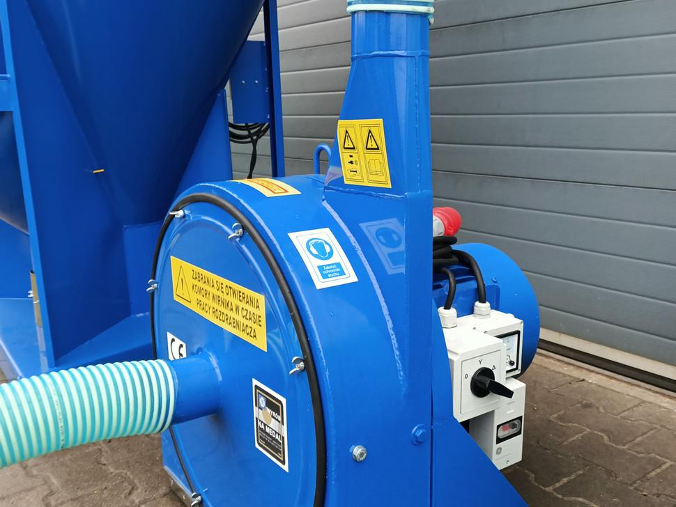 Dozamech Getreidebrecher / Grain crusher / Broyeur à grains / Trituratore / Измельчитель / Rozdrabniacz - Инвентарь для животноводства: фото 2 Dozamech Getreidebrecher / Grain crusher / Broyeur à grains / Trituratore / Измельчитель / Rozdrabniacz - Инвентарь для животноводства: фото 2