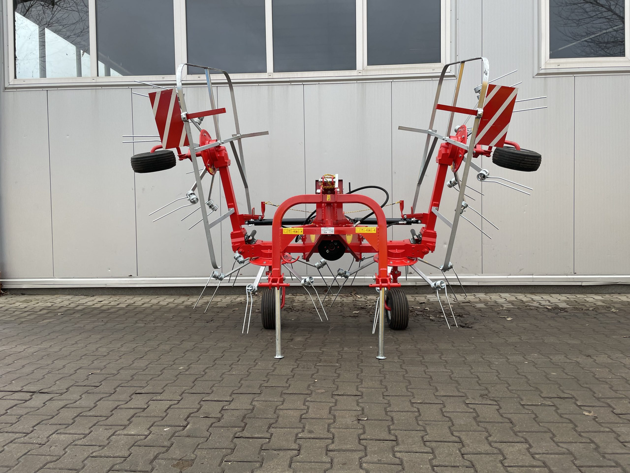 JAR-MET Schwader / Tedder / Faneuse / Przetrząsacz 5,2 m - Сеноворошилка: фото 2 JAR-MET Schwader / Tedder / Faneuse / Przetrząsacz 5,2 m - Сеноворошилка: фото 2