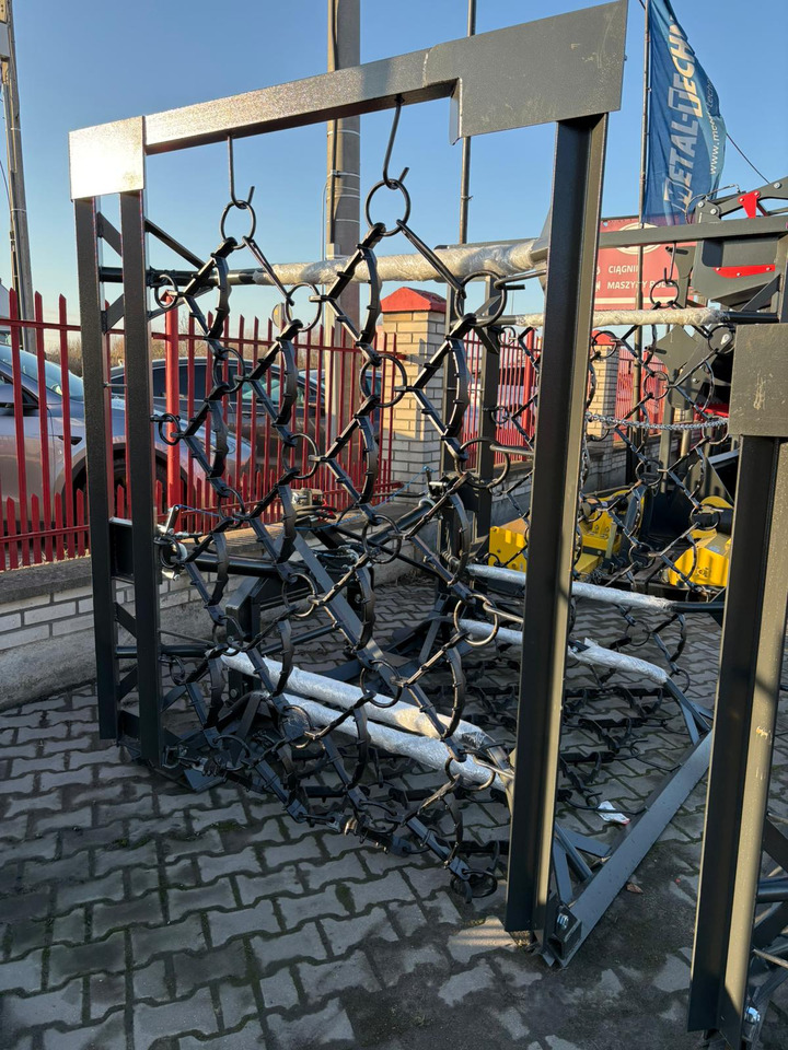 Metal-Technik Wiesenegge / Meadow harrow / Herse de prairie / Strigliatrice / Lanza de prado / Полевая волокуша / Włóka łąkowa 6 m - Луговая борона: фото 1 Metal-Technik Wiesenegge / Meadow harrow / Herse de prairie / Strigliatrice / Lanza de prado / Полевая волокуша / Włóka łąkowa 6 m - Луговая борона: фото 1