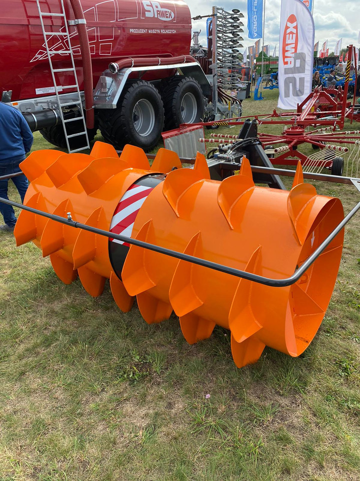 Spawex Silowalze / Silage spreader / Épandeur d'ensilage / Spandiconcime / Esparcidor de forraje verde / Кормораспределитель / Rozgarniacz do zielonki Tornado 2,2 m - Техника для сенозаготовки: фото 2 Spawex Silowalze / Silage spreader / Épandeur d'ensilage / Spandiconcime / Esparcidor de forraje verde / Кормораспределитель / Rozgarniacz do zielonki Tornado 2,2 m - Техника для сенозаготовки: фото 2
