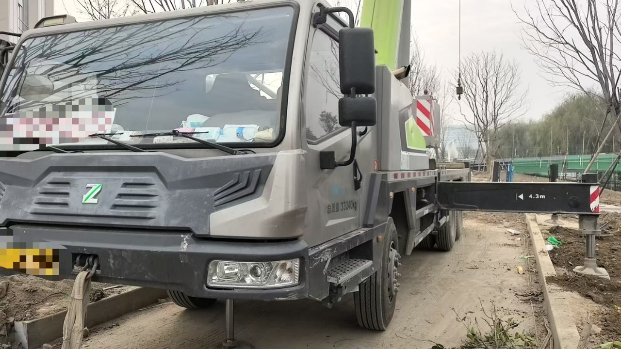 ZOOMLION ZTE250 - Мобильный кран: фото 2 ZOOMLION ZTE250 - Мобильный кран: фото 2