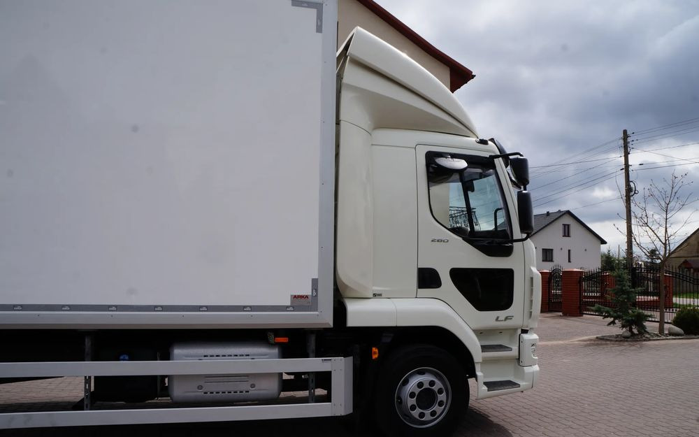 DAF LF 260 EURO 6 14 TON KONTENER BOK OTWIERANY 15 PALET 112 TYS KM - Грузовик с закрытым кузовом: фото 5 DAF LF 260 EURO 6 14 TON KONTENER BOK OTWIERANY 15 PALET 112 TYS KM - Грузовик с закрытым кузовом: фото 5