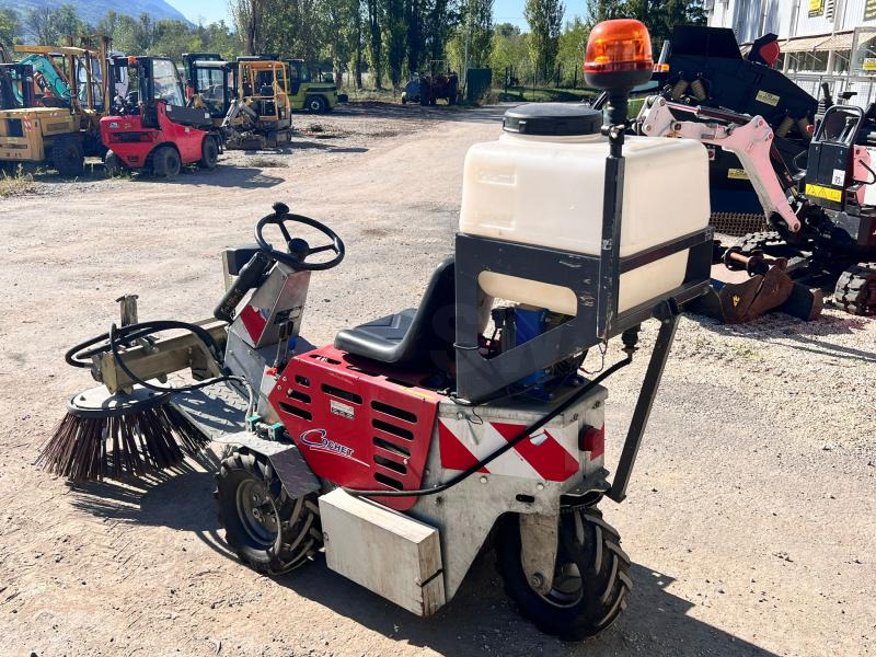 Cochet Balayeuse de désherbage automotrice Gecko (NET DE TVA) - Промышленная подметальная машина: фото 3 Cochet Balayeuse de désherbage automotrice Gecko (NET DE TVA) - Промышленная подметальная машина: фото 3