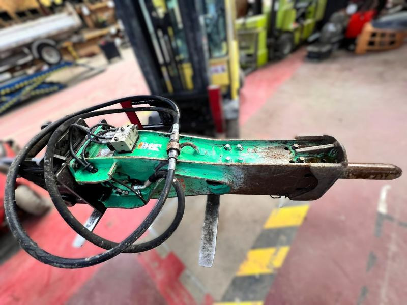 MONTABERT M900 BRH Marteau hydraulique pour 15-25T - Гидромолот: фото 1 MONTABERT M900 BRH Marteau hydraulique pour 15-25T - Гидромолот: фото 1