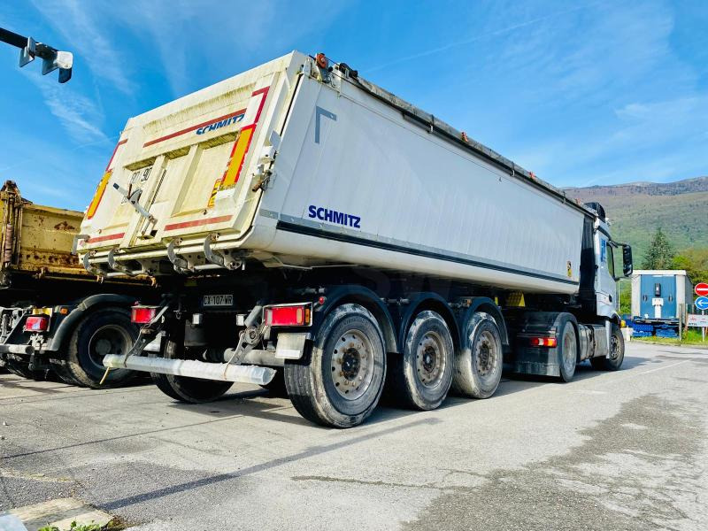SCHMITZ CARGOBULL SGFS3 REMORQUE SEMI BENNE (3 Essieux) - Самосвальный полуприцеп: фото 4 SCHMITZ CARGOBULL SGFS3 REMORQUE SEMI BENNE (3 Essieux) - Самосвальный полуприцеп: фото 4