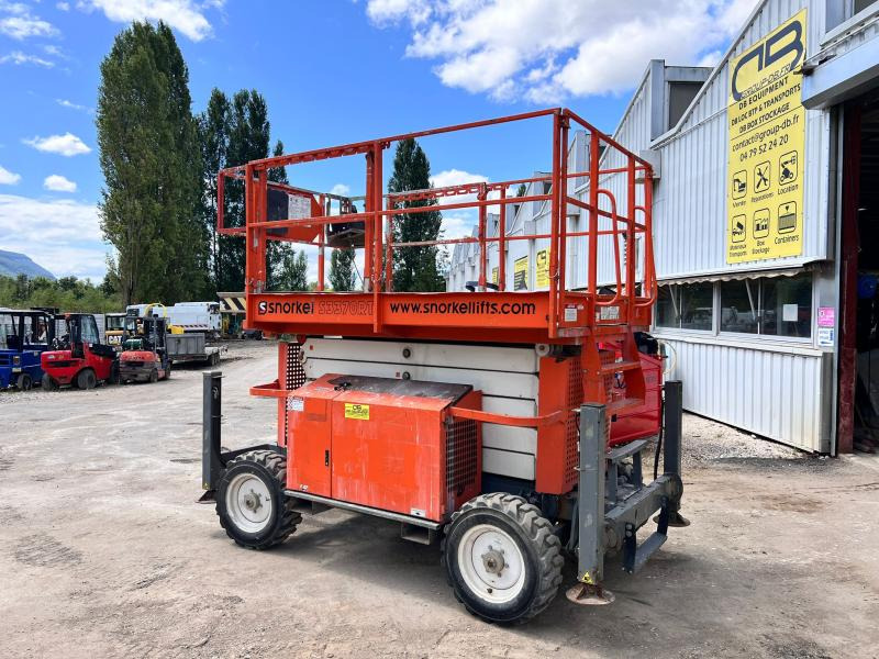 Snorkel S3370RT NACELLE CISEAUX 12M 4X4 DIESEL - Ножничный подъемник: фото 2 Snorkel S3370RT NACELLE CISEAUX 12M 4X4 DIESEL - Ножничный подъемник: фото 2
