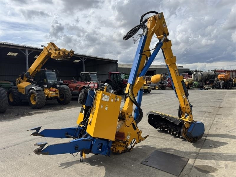 Bomford Turner B81-81T Hedge Cutter - Лесозаготовительная техника: фото 4 Bomford Turner B81-81T Hedge Cutter - Лесозаготовительная техника: фото 4