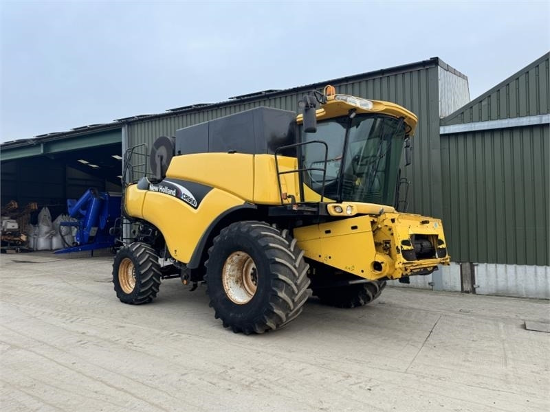 New Holland CR960 c/w 24ft Header - Навесное оборудование для комбайна: фото 1 New Holland CR960 c/w 24ft Header - Навесное оборудование для комбайна: фото 1