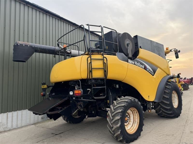 New Holland CR960 c/w 24ft Header **Video Below** - Навесное оборудование для комбайна: фото 2 New Holland CR960 c/w 24ft Header **Video Below** - Навесное оборудование для комбайна: фото 2