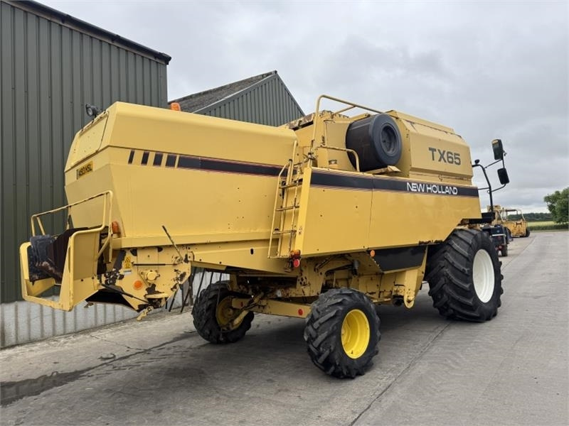 New Holland New Holland TX65 c/w 17ft Header - Навесное оборудование для комбайна: фото 4 New Holland New Holland TX65 c/w 17ft Header - Навесное оборудование для комбайна: фото 4