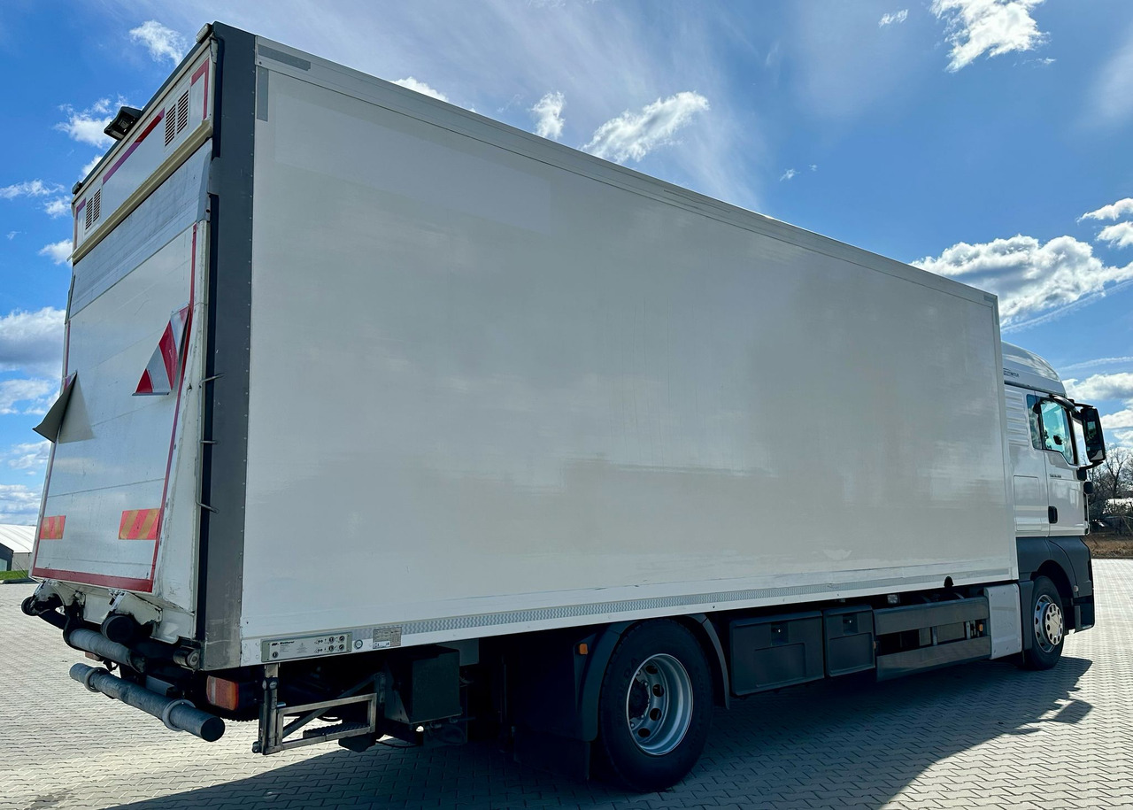 MAN TGX 18.360 / CHŁODNIA / WINDA / AUTOMAT / 19 EUROPALET / THERMO KING / SYPIALKA / SPROWADZONY - Рефрижератор: фото 4 MAN TGX 18.360 / CHŁODNIA / WINDA / AUTOMAT / 19 EUROPALET / THERMO KING / SYPIALKA / SPROWADZONY - Рефрижератор: фото 4