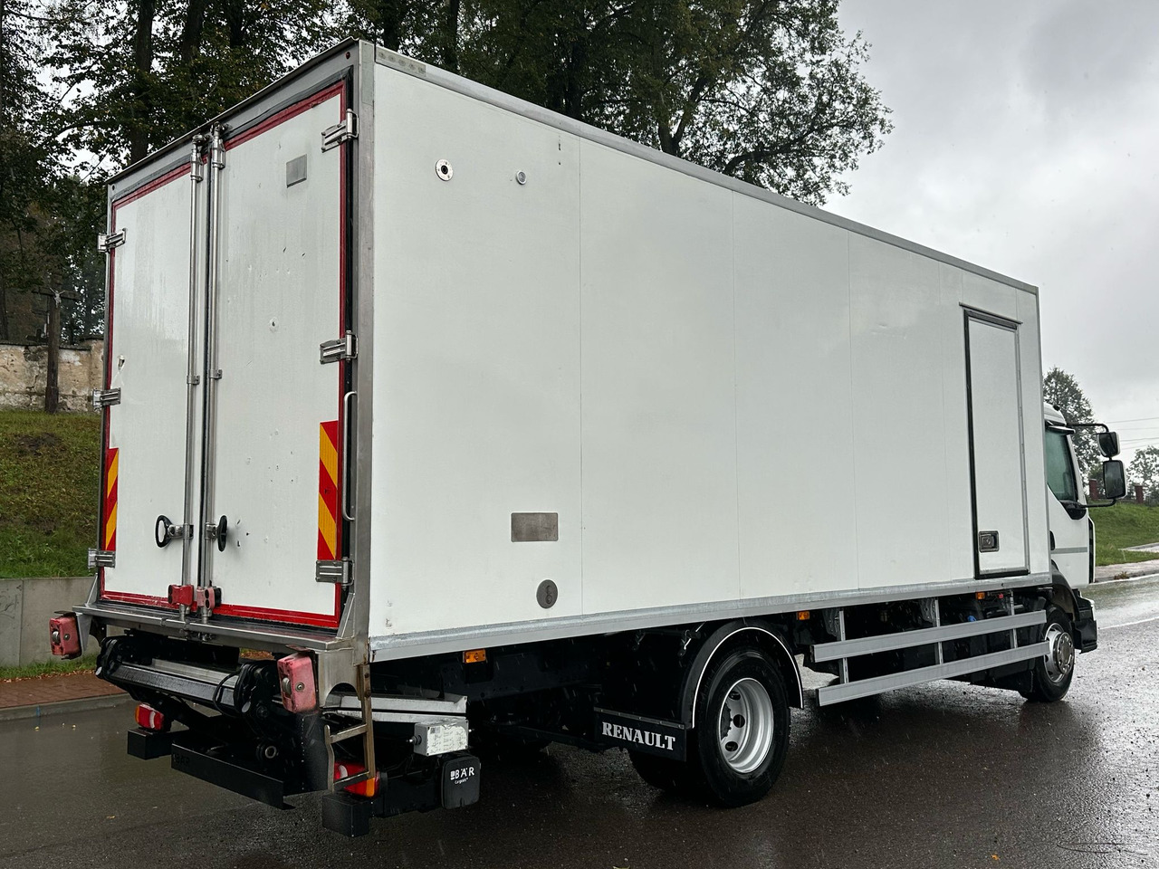 RENAULT D 14 / 240 / CHŁODNIA / WINDA / 16 EUROPALET / 6.7 M DŁUGOŚCI / BI-TEMPERATURA / CARRIER SUPRA 850 - Рефрижератор: фото 3 RENAULT D 14 / 240 / CHŁODNIA / WINDA / 16 EUROPALET / 6.7 M DŁUGOŚCI / BI-TEMPERATURA / CARRIER SUPRA 850 - Рефрижератор: фото 3