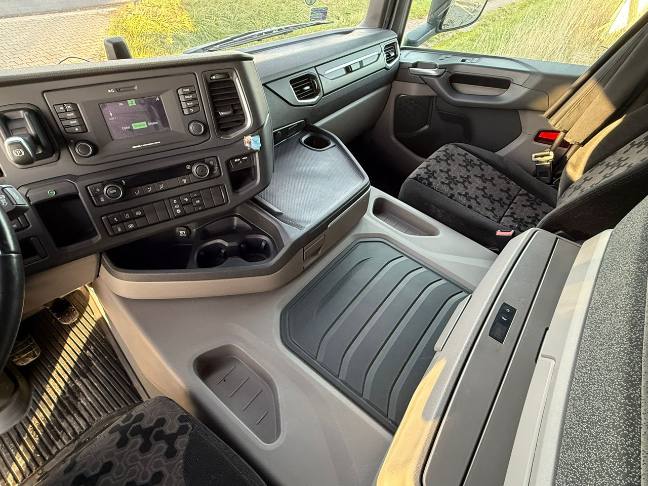 Тентованный грузовик SCANIA P280 / FIRANKA / 20 EUROPALET / 220 TYŚ KM / 2022 ROK / SYPIALKA: фото 25 Тентованный грузовик SCANIA P280 / FIRANKA / 20 EUROPALET / 220 TYŚ KM / 2022 ROK / SYPIALKA: фото 25