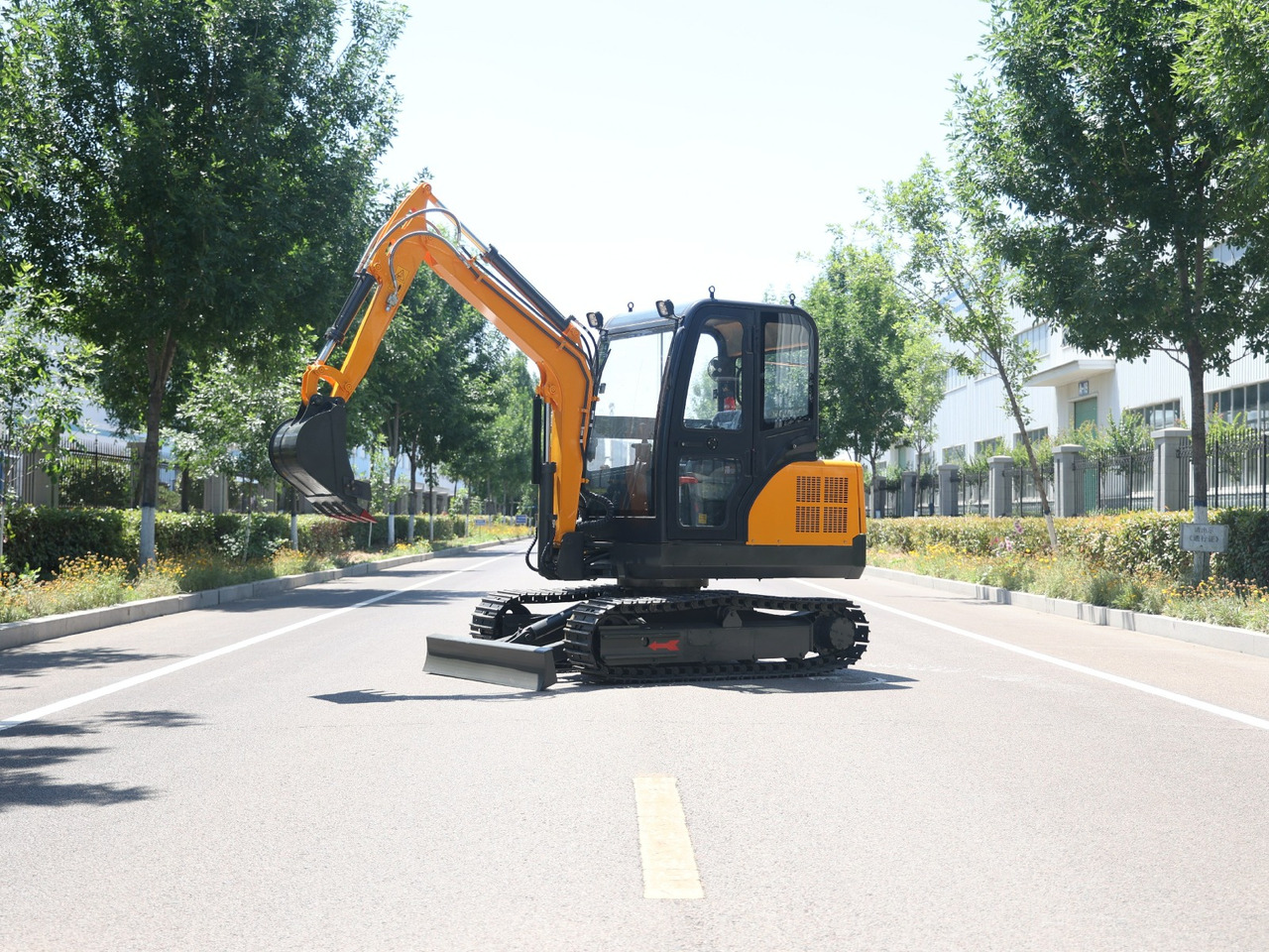 KUBOTA Diesel Mini excavator 4 ton - Müller Machinery MB 40 - VKSH - Мини-экскаватор: фото 1 KUBOTA Diesel Mini excavator 4 ton - Müller Machinery MB 40 - VKSH - Мини-экскаватор: фото 1