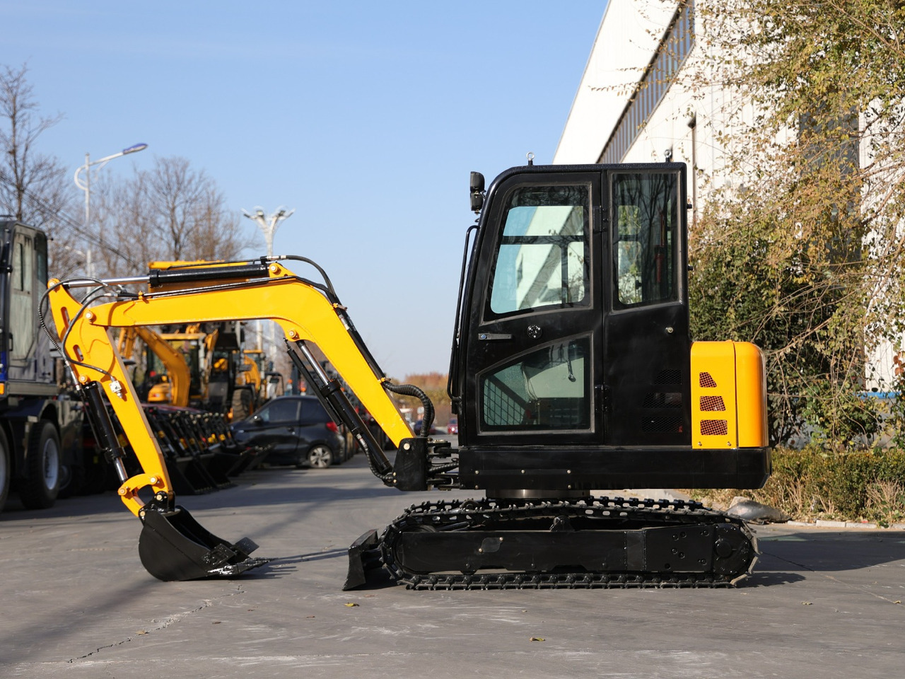 Müller Machinery - Xinchai 4D32 Motor Diesel Mini excavator 3.5 Ton - Müller Machinery MB 35 - VKSH - Мини-экскаватор: фото 1 Müller Machinery - Xinchai 4D32 Motor Diesel Mini excavator 3.5 Ton - Müller Machinery MB 35 - VKSH - Мини-экскаватор: фото 1