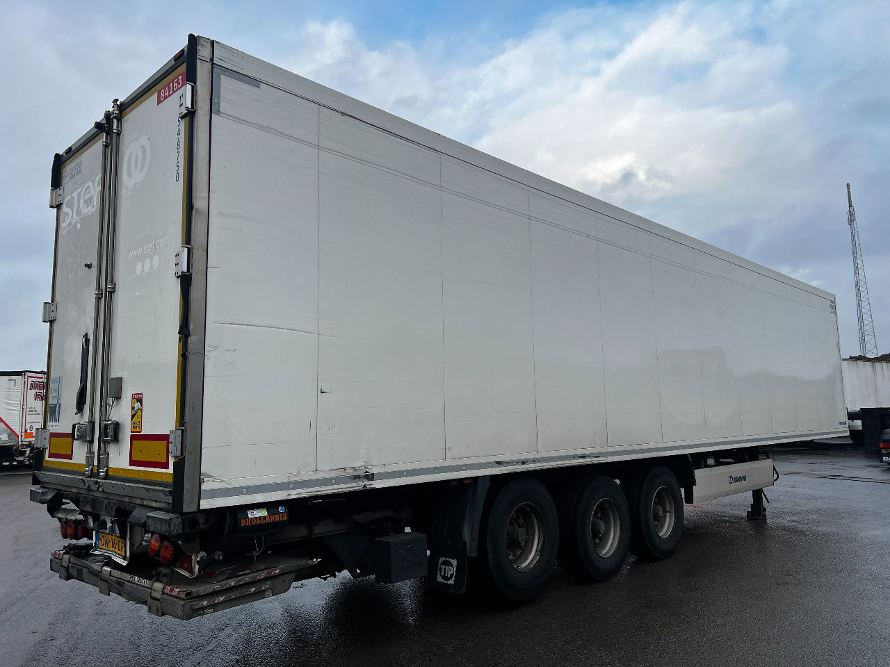 Krone SD met Carrier Vector 1550 en dhollandia laadklep - Полуприцеп-рефрижератор: фото 3 Krone SD met Carrier Vector 1550 en dhollandia laadklep - Полуприцеп-рефрижератор: фото 3