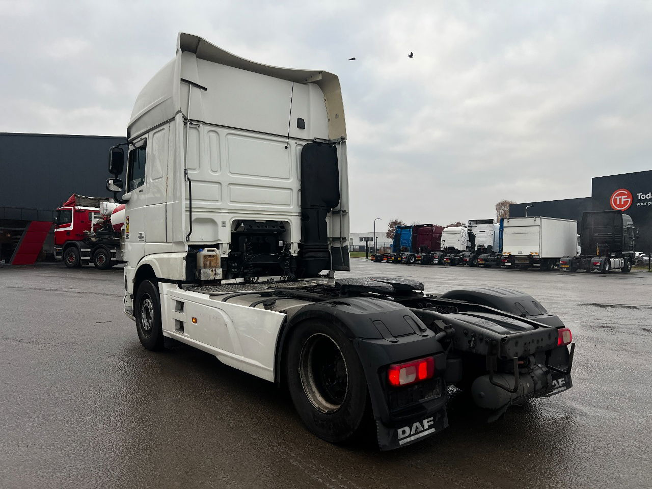 DAF XF 460 SSC, Retarder, Full spoiler - Тягач: фото 4 DAF XF 460 SSC, Retarder, Full spoiler - Тягач: фото 4