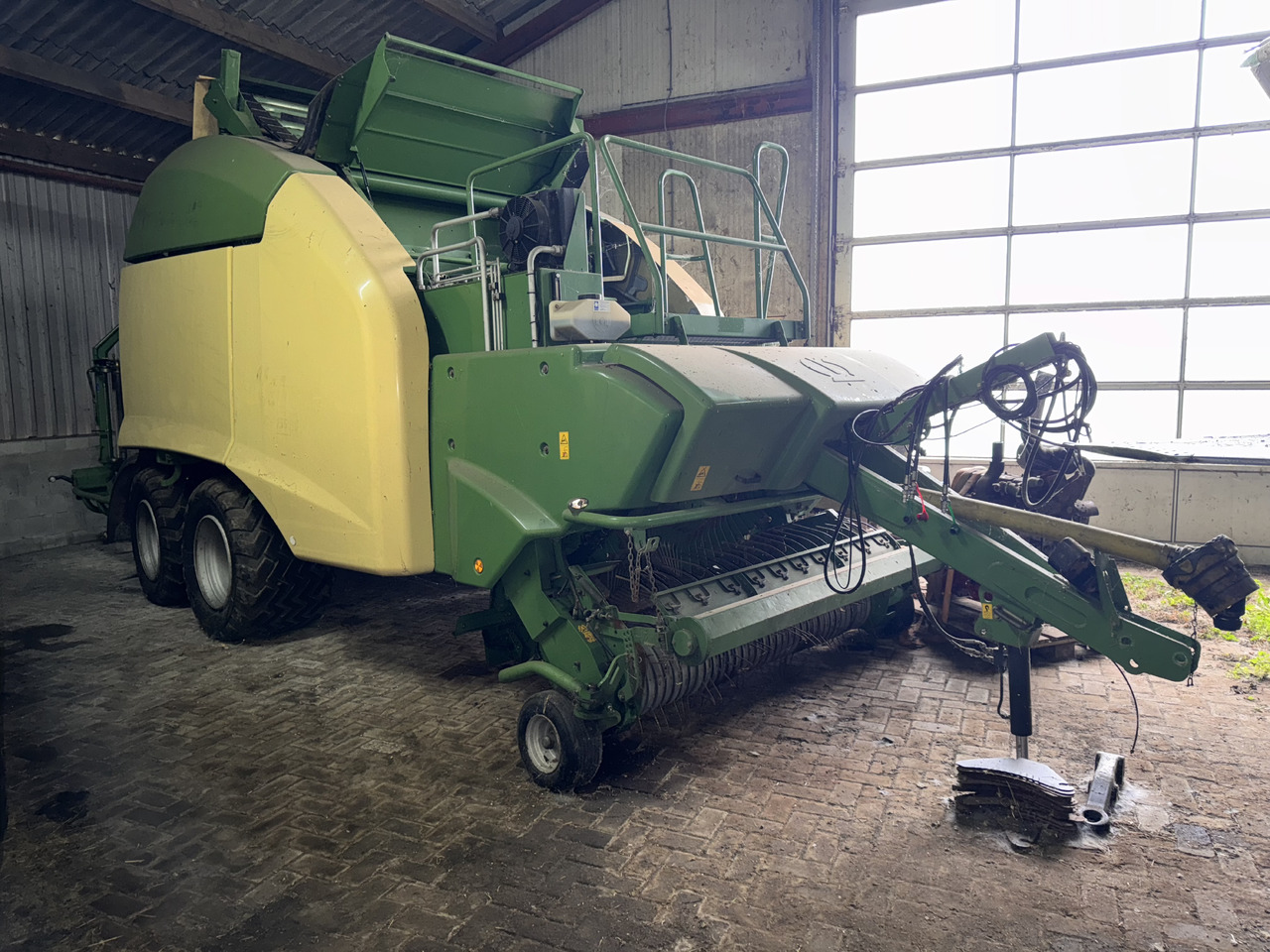 Krone Ultima CF 155 XC Comprima - Пресс-подборщик рулонный: фото 1 Krone Ultima CF 155 XC Comprima - Пресс-подборщик рулонный: фото 1