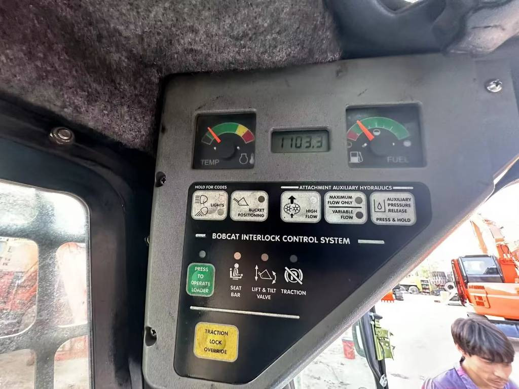 Bobcat S 185 - Мини-погрузчик с бортовым поворотом: фото 4 Bobcat S 185 - Мини-погрузчик с бортовым поворотом: фото 4