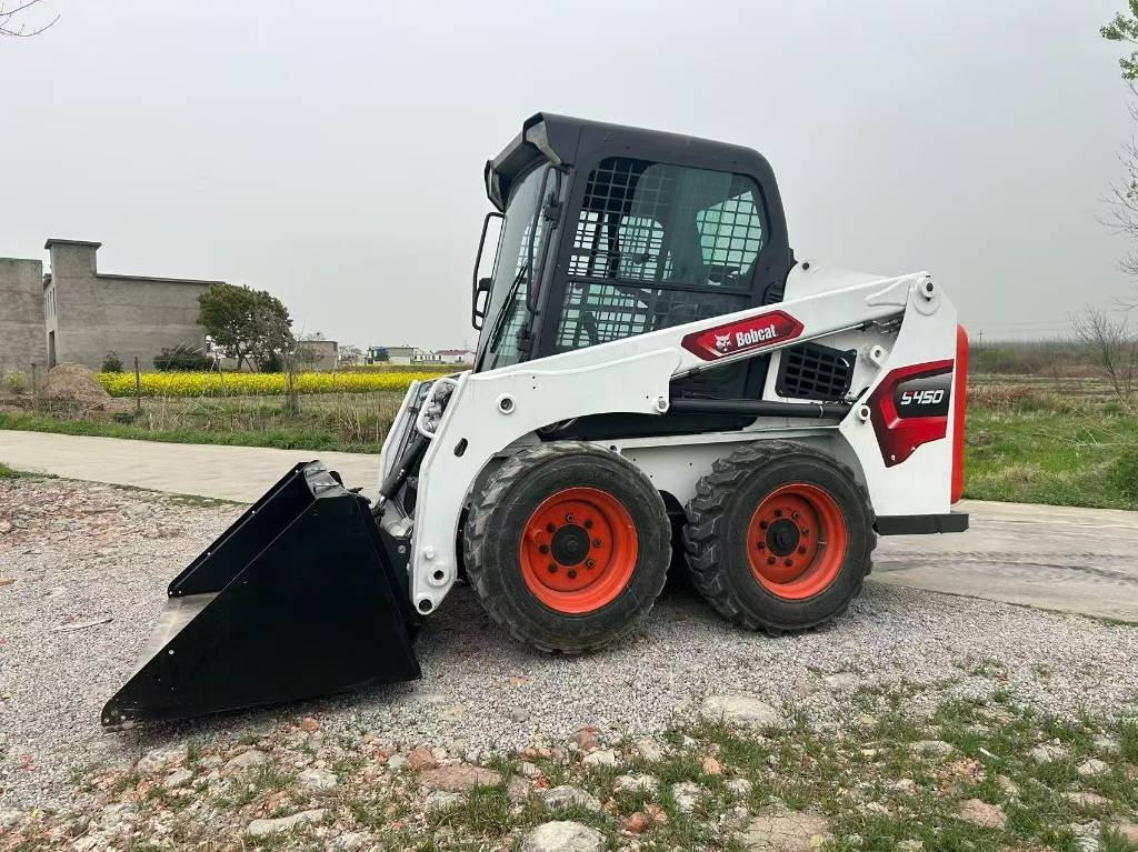Bobcat S 450 - Мини-погрузчик с бортовым поворотом: фото 4 Bobcat S 450 - Мини-погрузчик с бортовым поворотом: фото 4