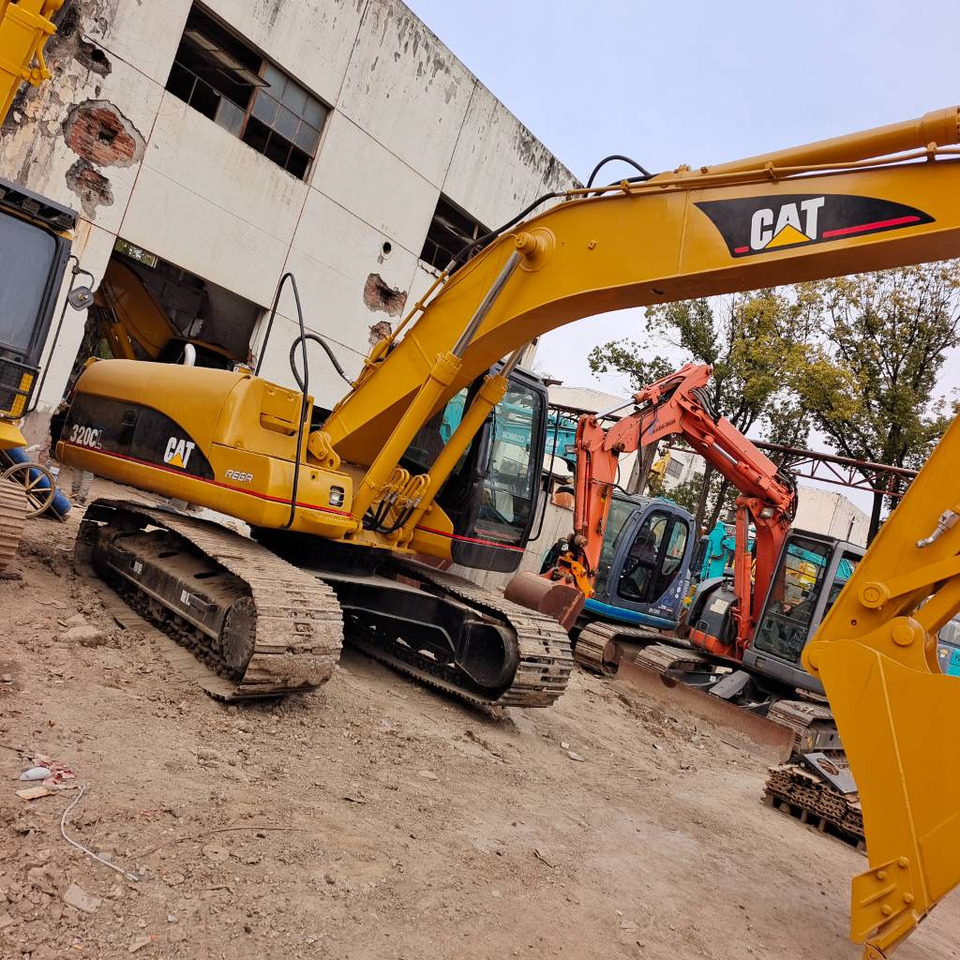 CAT 320 C L - Гусеничный экскаватор: фото 2 CAT 320 C L - Гусеничный экскаватор: фото 2