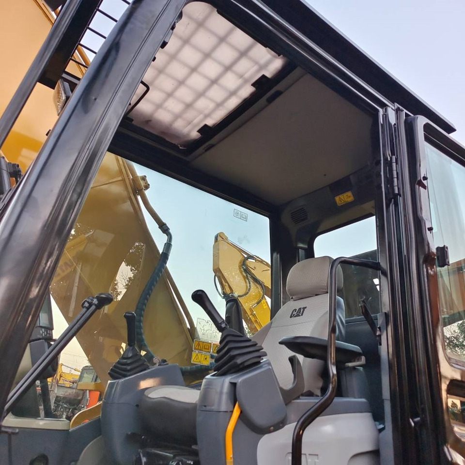 CAT 320 D2 - Гусеничный экскаватор: фото 3 CAT 320 D2 - Гусеничный экскаватор: фото 3