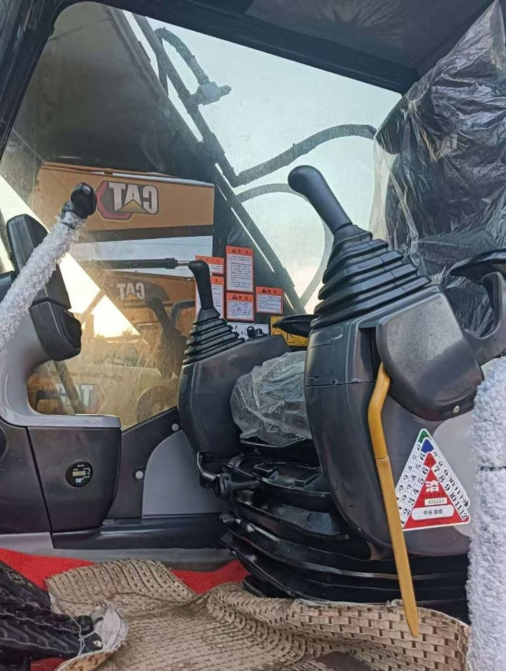 CAT 324 D2L - Гусеничный экскаватор: фото 3 CAT 324 D2L - Гусеничный экскаватор: фото 3