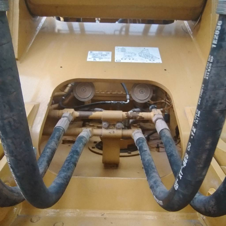 Гусеничный экскаватор CAT 330GC: фото 36