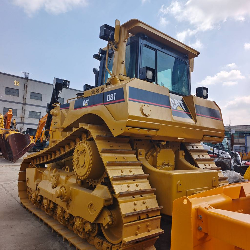 CAT D 8 T - Бульдозер: фото 1 CAT D 8 T - Бульдозер: фото 1