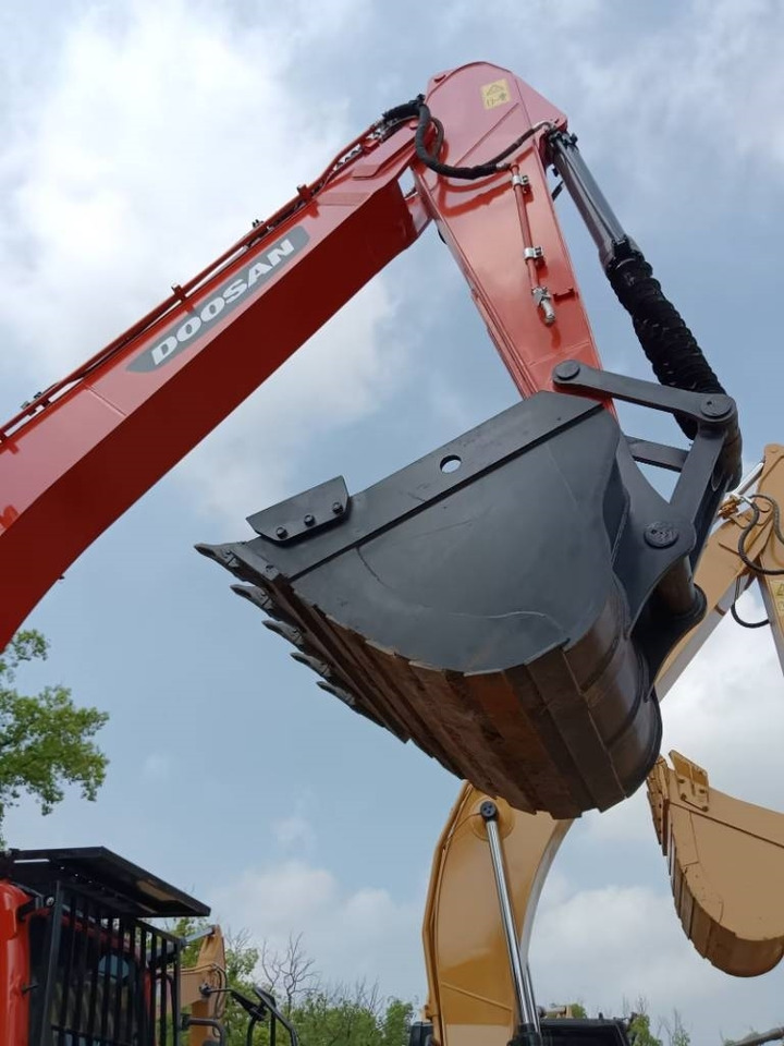 Doosan DX 225 - Гусеничный экскаватор: фото 5 Doosan DX 225 - Гусеничный экскаватор: фото 5