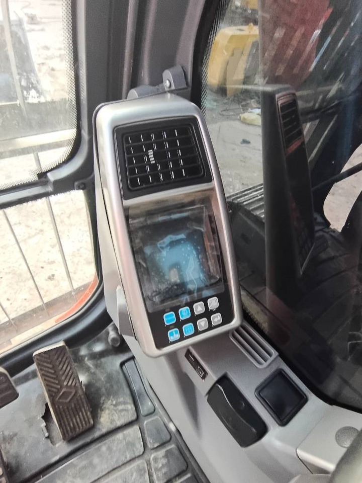 Doosan DX 225 LC - Гусеничный экскаватор: фото 3 Doosan DX 225 LC - Гусеничный экскаватор: фото 3