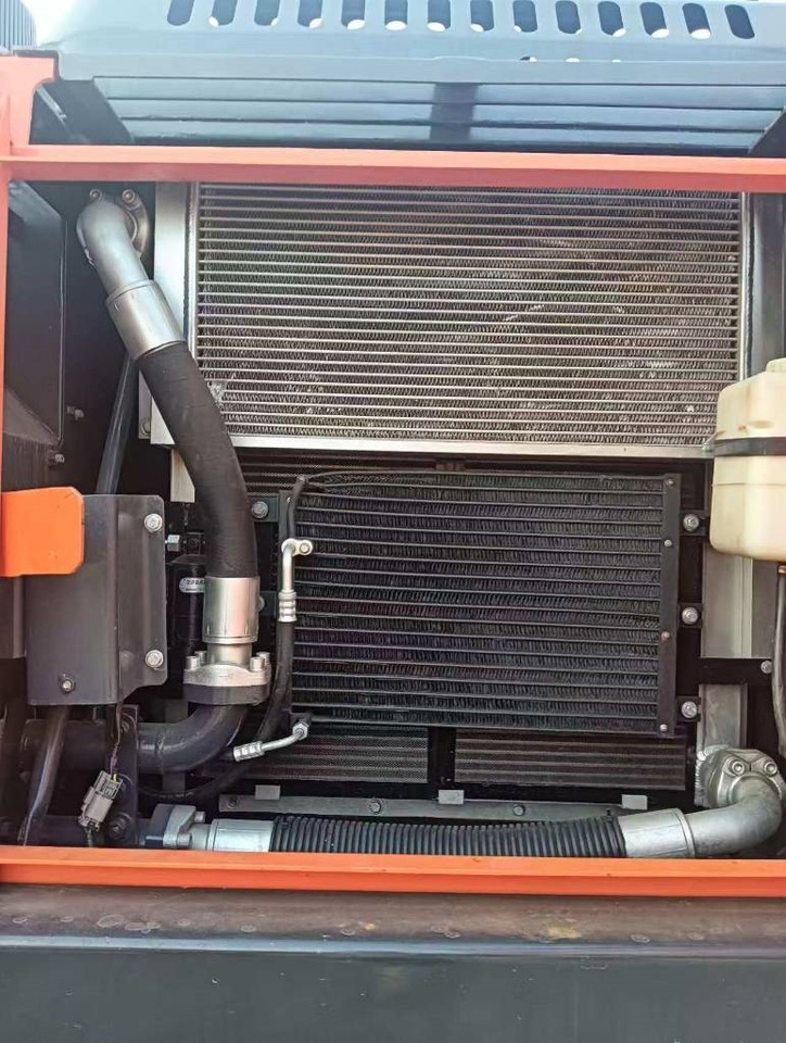 Doosan DX 225 LC - Гусеничный экскаватор: фото 4 Doosan DX 225 LC - Гусеничный экскаватор: фото 4